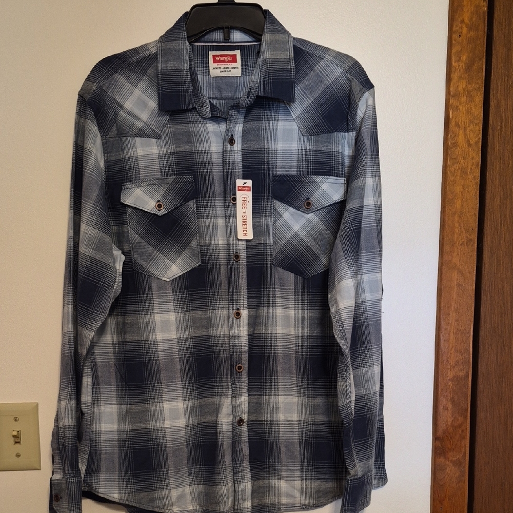 NWT Wrangler Unisex Blue Plaid Button Up Long Sleeve Slim Untuck Fit SZ L